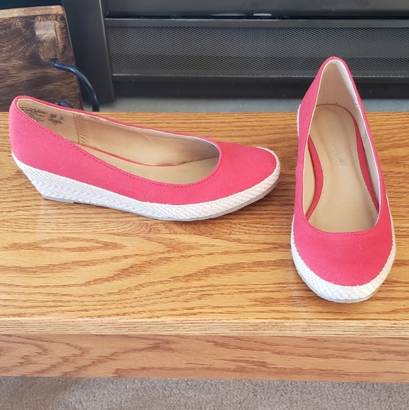 3 pair of shoes - size 6 - Picture 4 of 4